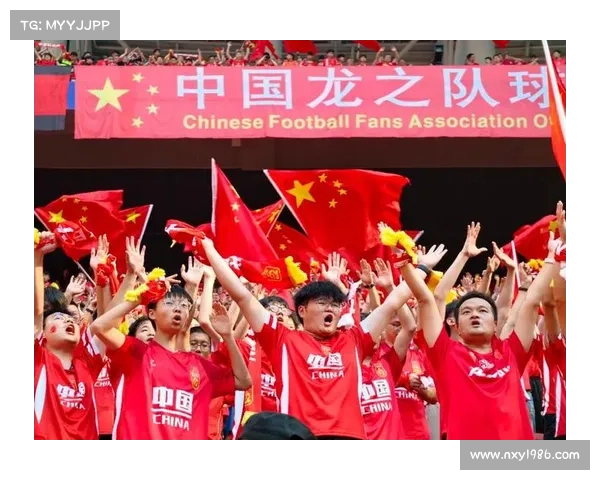 重庆龙兴超5万球迷齐聚主场力挺国足 热情助力球队奋勇前行 重庆龙兴超5万球迷齐聚主场力挺国足 热情助力球队奋勇前行